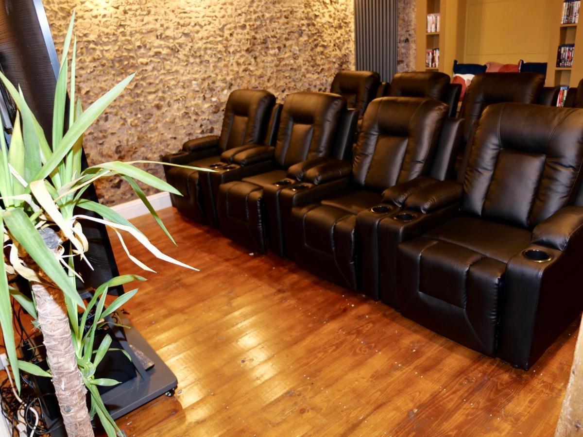 Luxury 9 Bed Manor House Hot Tub Cinema Room Skytv Сафрън Уолдън Екстериор снимка
