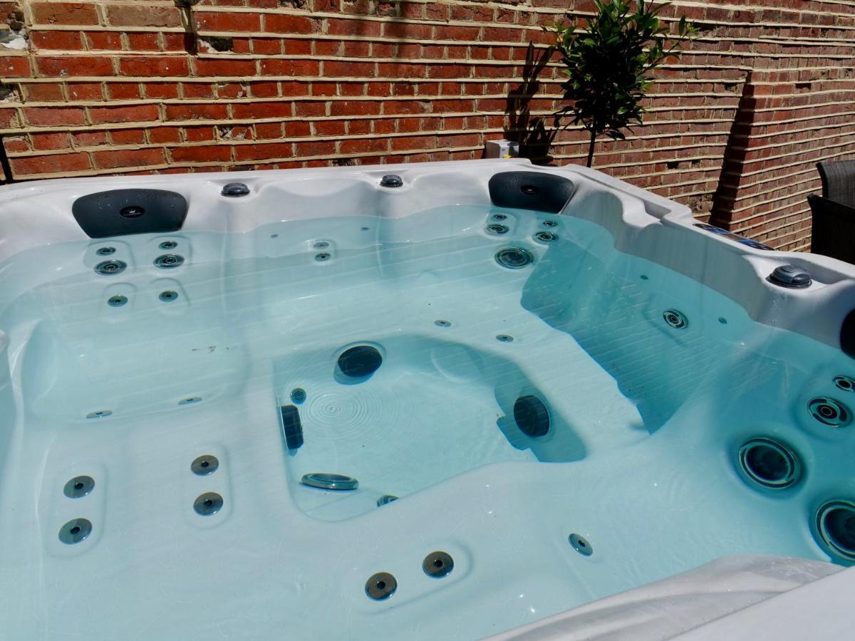 Luxury 9 Bed Manor House Hot Tub Cinema Room Skytv Сафрън Уолдън Екстериор снимка