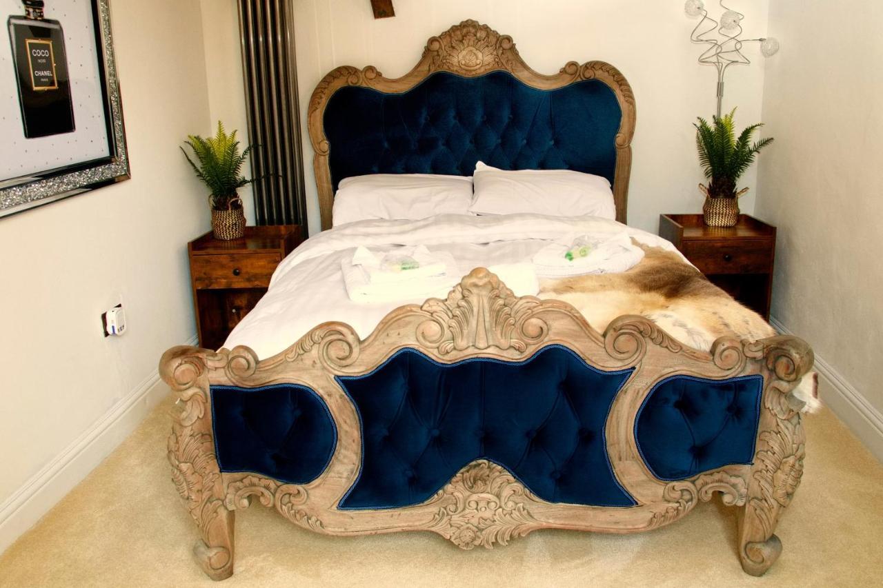 Luxury 9 Bed Manor House Hot Tub Cinema Room Skytv Сафрън Уолдън Екстериор снимка